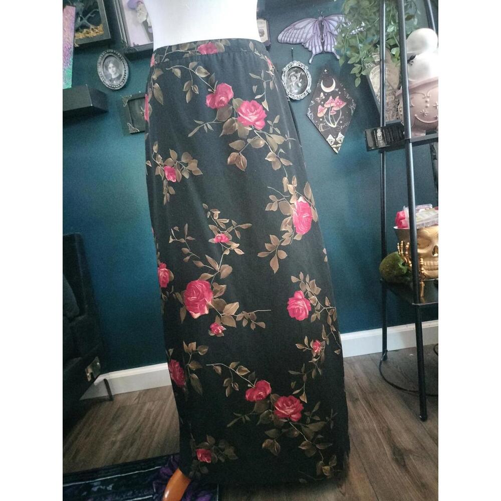 Black whimsigoth maxi skirt with red roses